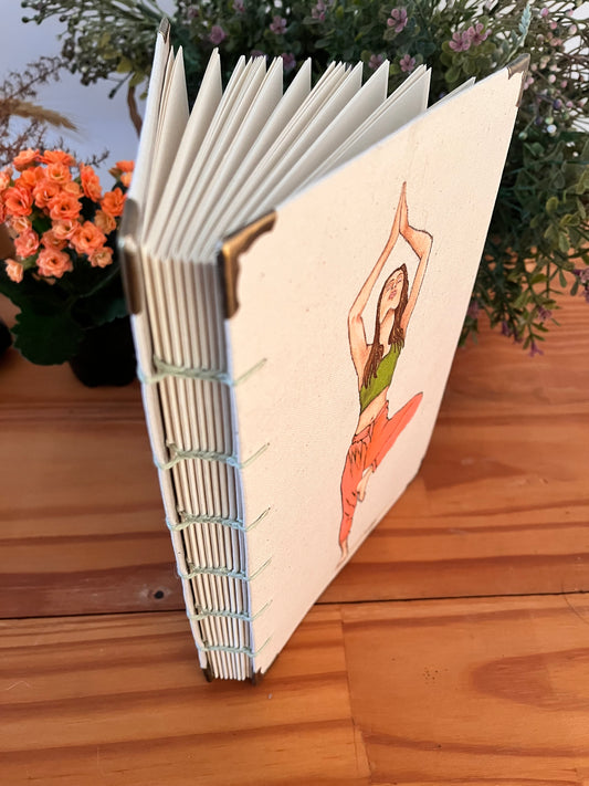 Caderno artesanal Vrikshasana